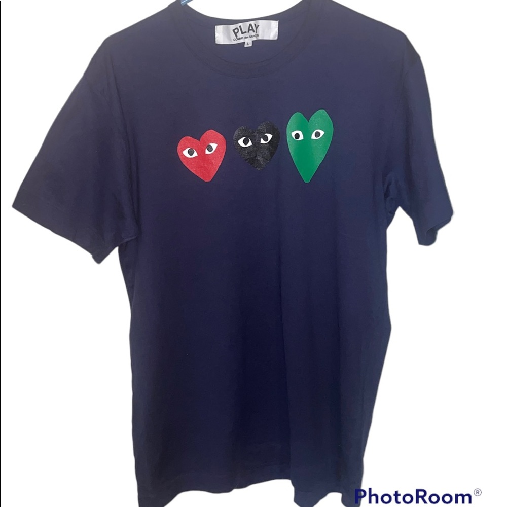 Commes Des Garcon 3 Hearts tee. Worn less than 5 times, very good condition.